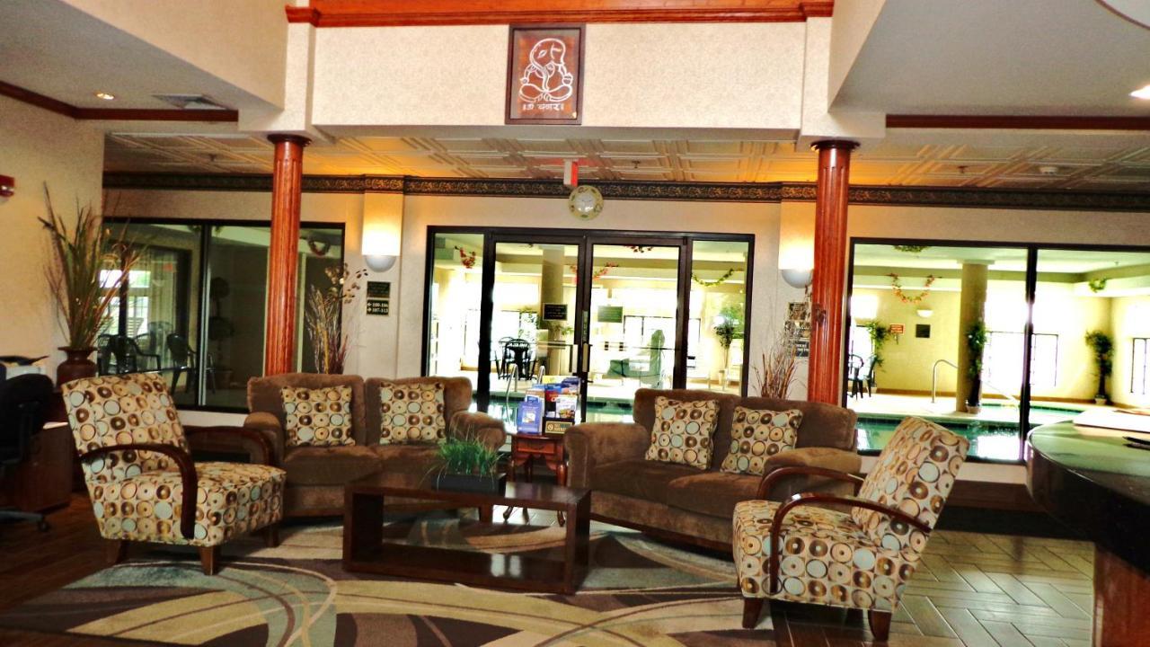 Inn & Suites Merrillville Exterior photo